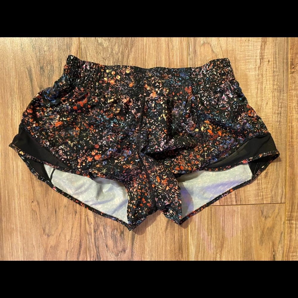 Lululemon Hotty Hot short